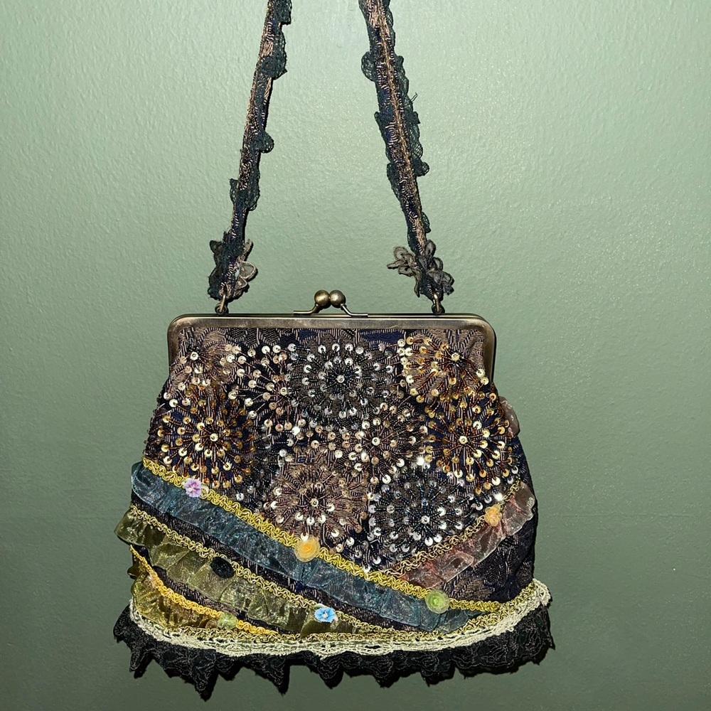 Detailed sequined bag! Oziba brand.